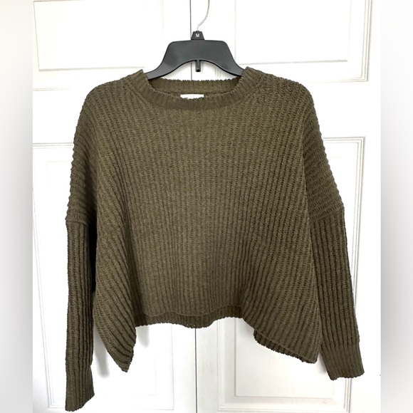Poof Apparel Olive Chenille Cropped Long Sleeve Sweater-Size Medium - Picture 8 of 9